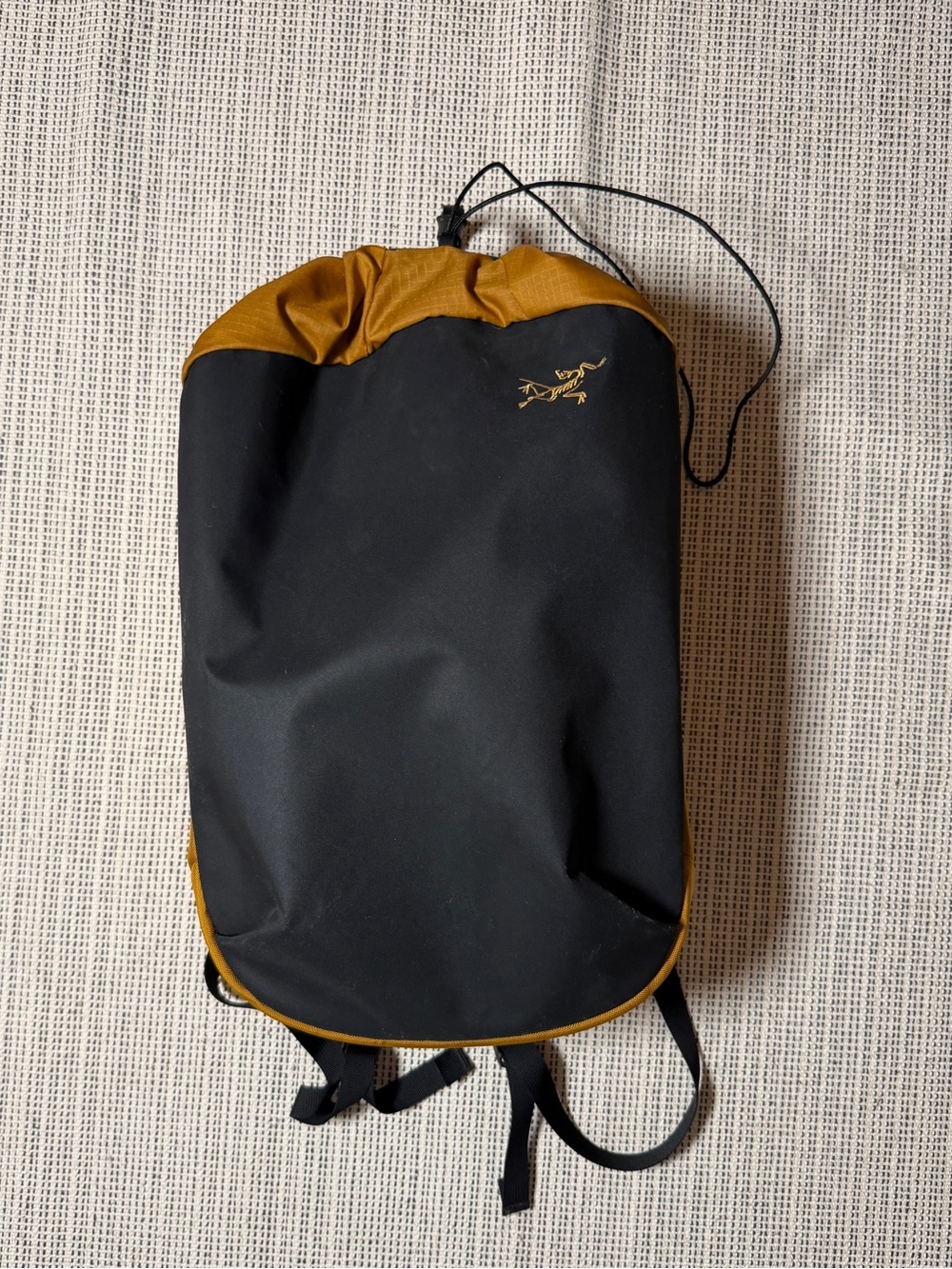 Arc'teryx Arro 20 | Black and Yellow | Backpack
